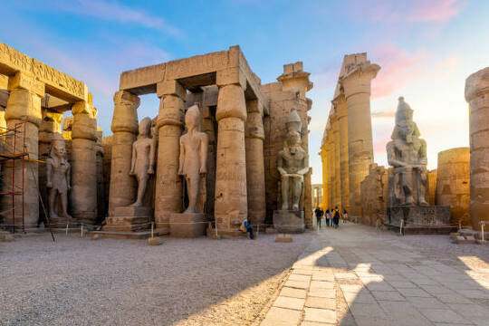 Descubre Egipto: El Cairo y Crucero 4 noches con Abu Simbel